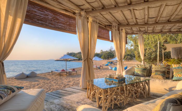 0_Kaya Mawa _ Lounge and Beach.jpg 1