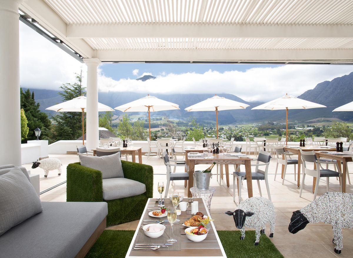 Mont Rochelle - Miko Restaurant Terrace