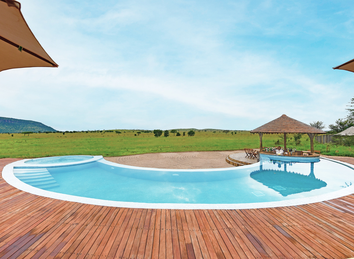 Infinity Pool and Pool Bar