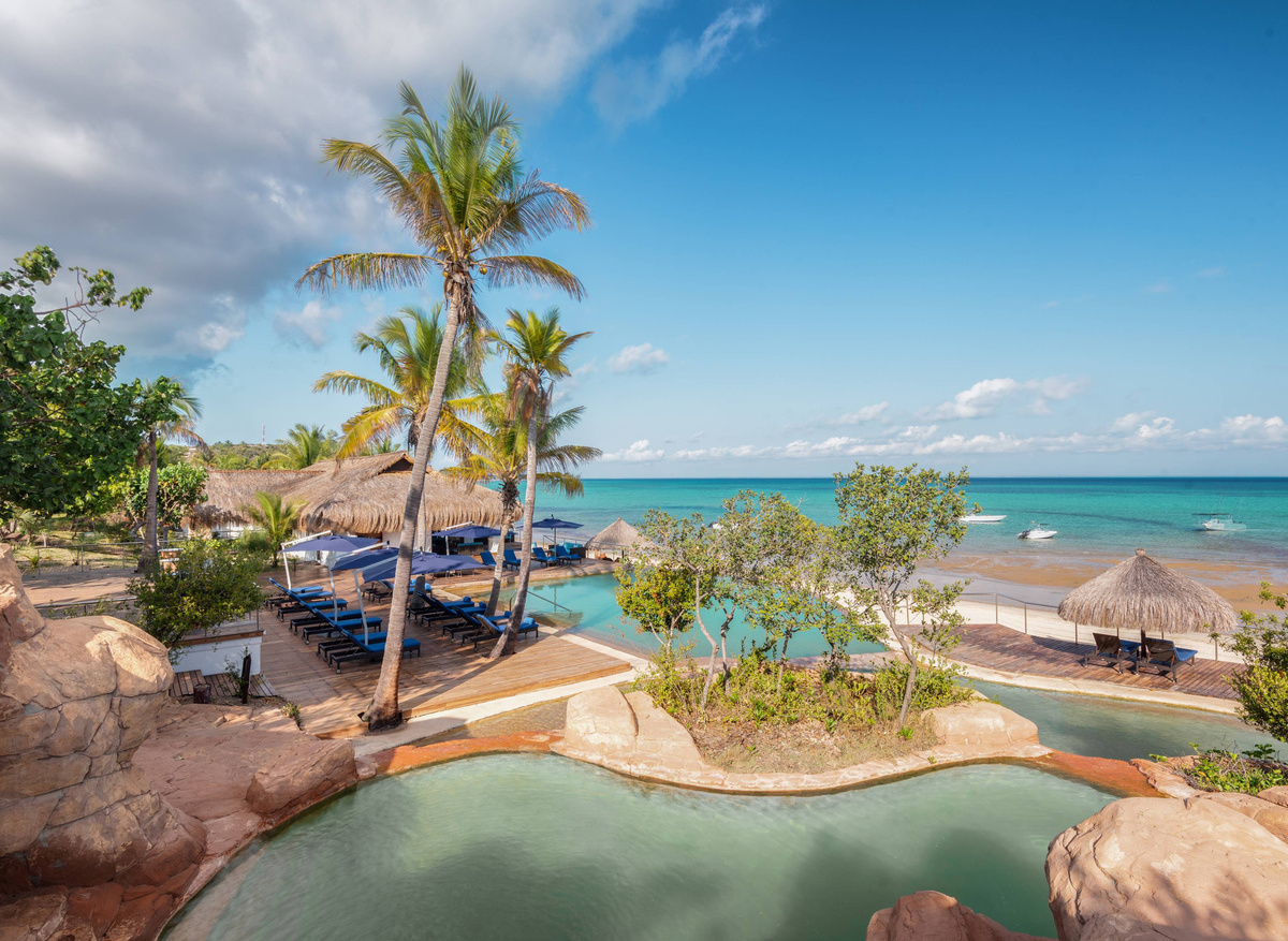 Anantara Bazaruto Island Resort_Clube Naval Pool View (2).jpg