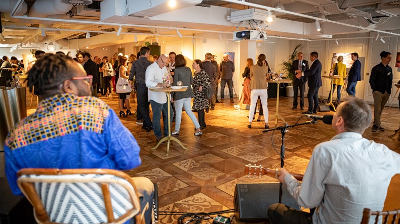 1D08-latitude_0launchparty2019_049.jpg