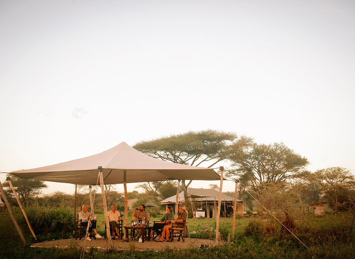 Morning coffee as a group at Pembezoni camp