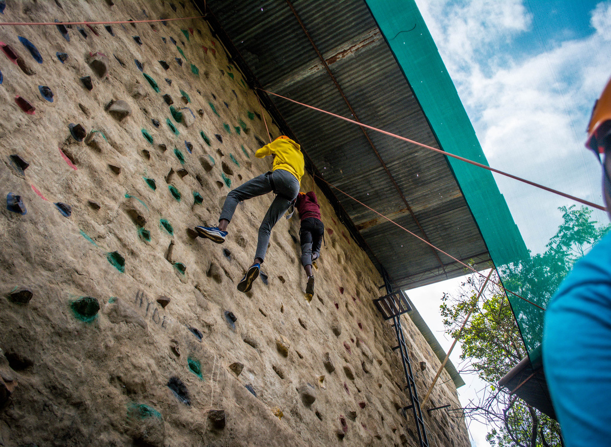 Climbing wall