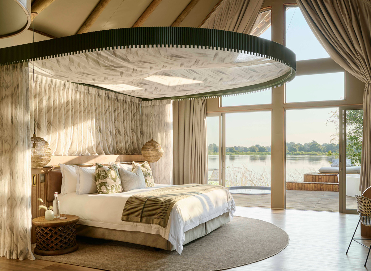 Malachite at Victoria Falls River Lodge