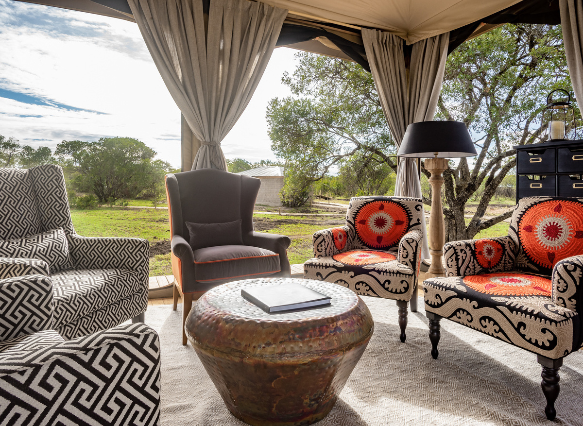 The River Camp Lounge 