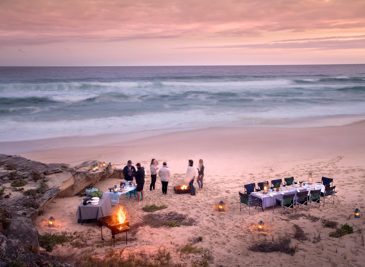 Lekkerwater Beach Lodge - Dinner and sundowners on the beach_resize.jpg