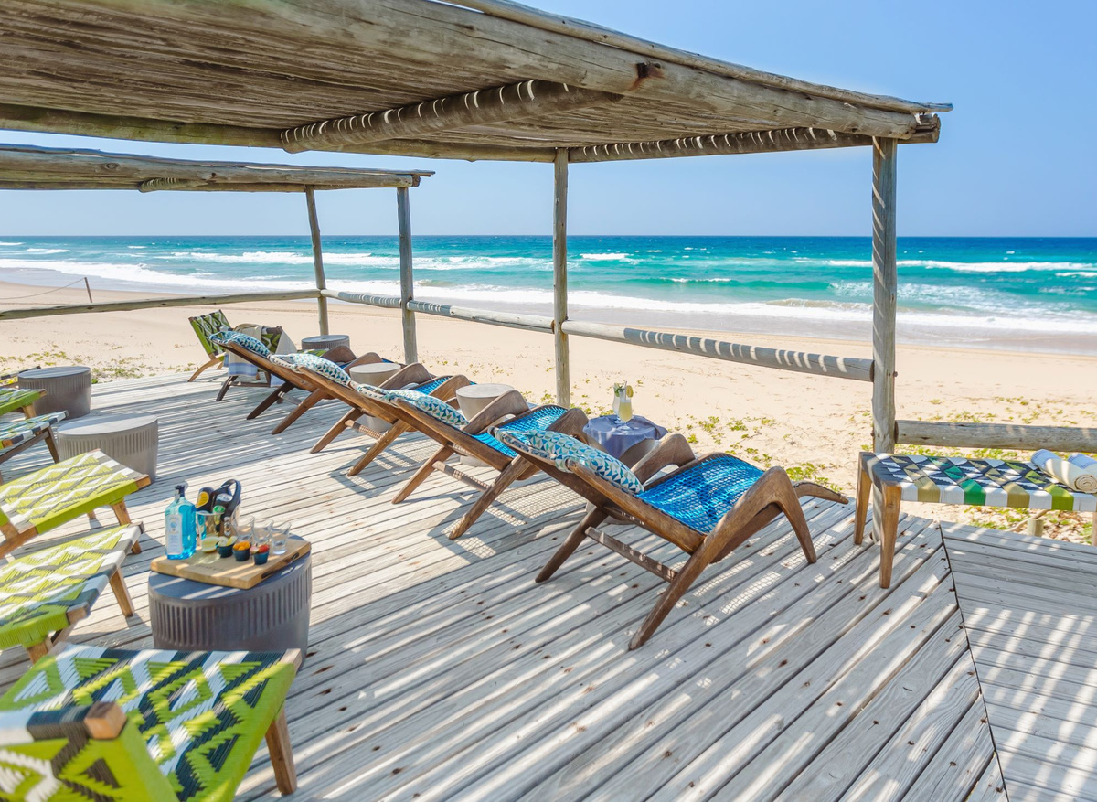 Thonga Beach Lodge - Beach Deck