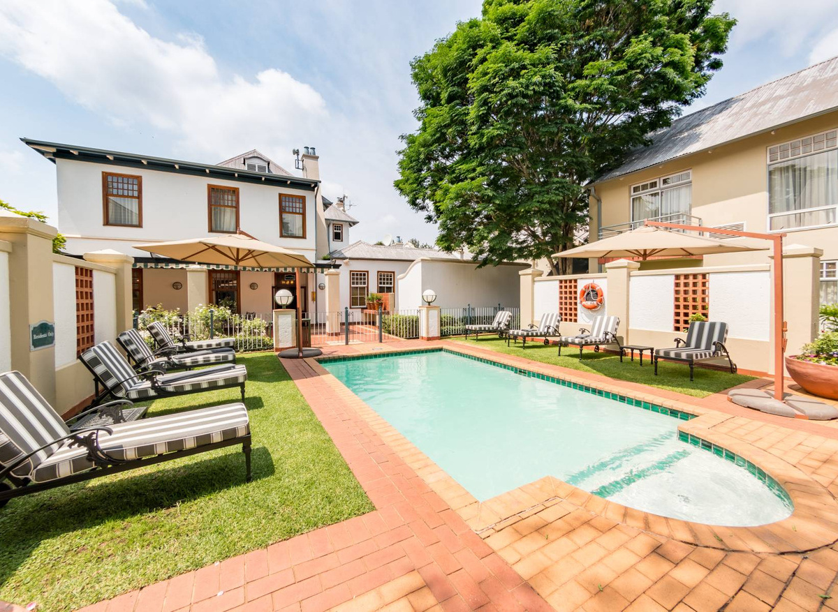 Courtyard Hotel Arcadia Pool