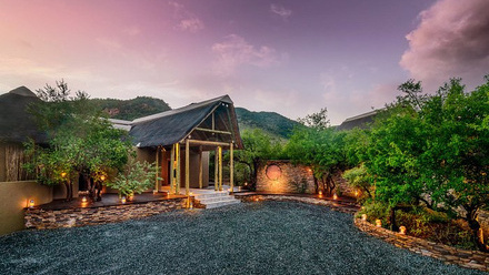 lush-private-lodge+entrance.jpg