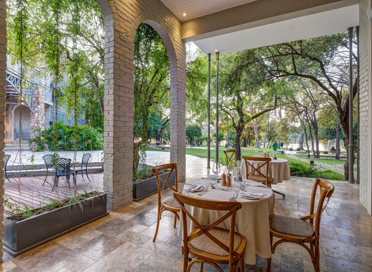 Dining Pocket facing river