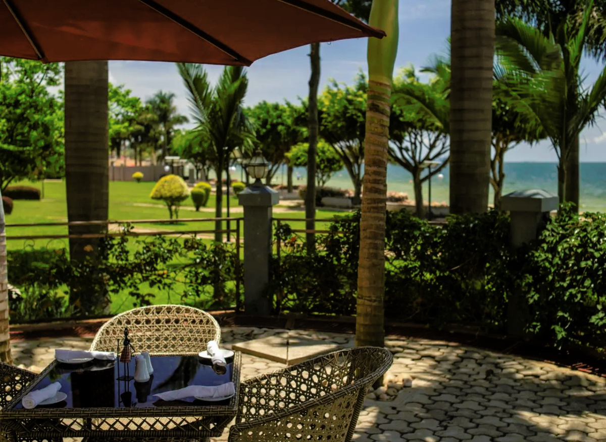 protea-hotel-entebbe-garden-terrace-lake-view.jpg