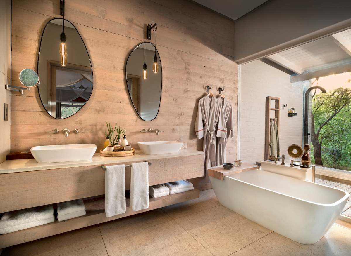 Morukuru Farm House - bathroom