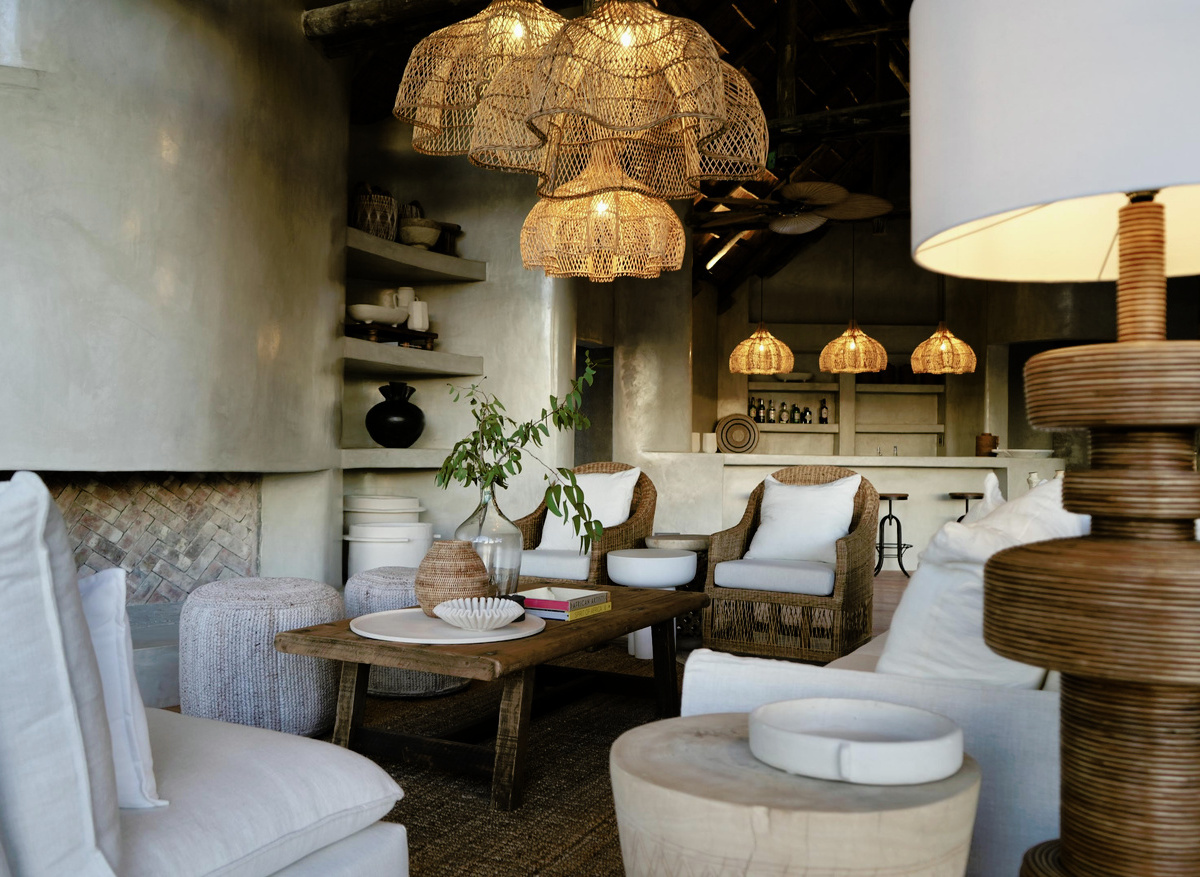 Enocounter by Ongava Lounge.jpg