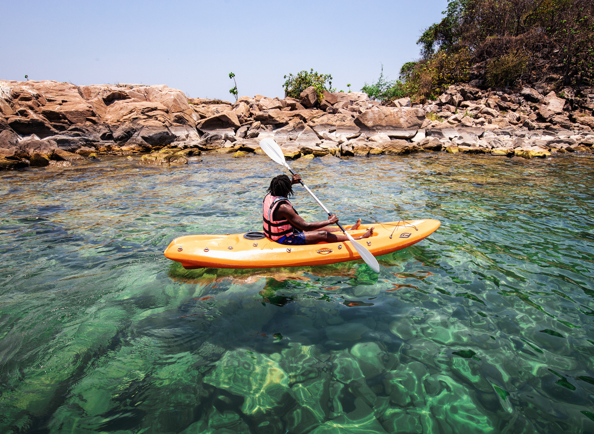 Kayaking by Artur Cabral 