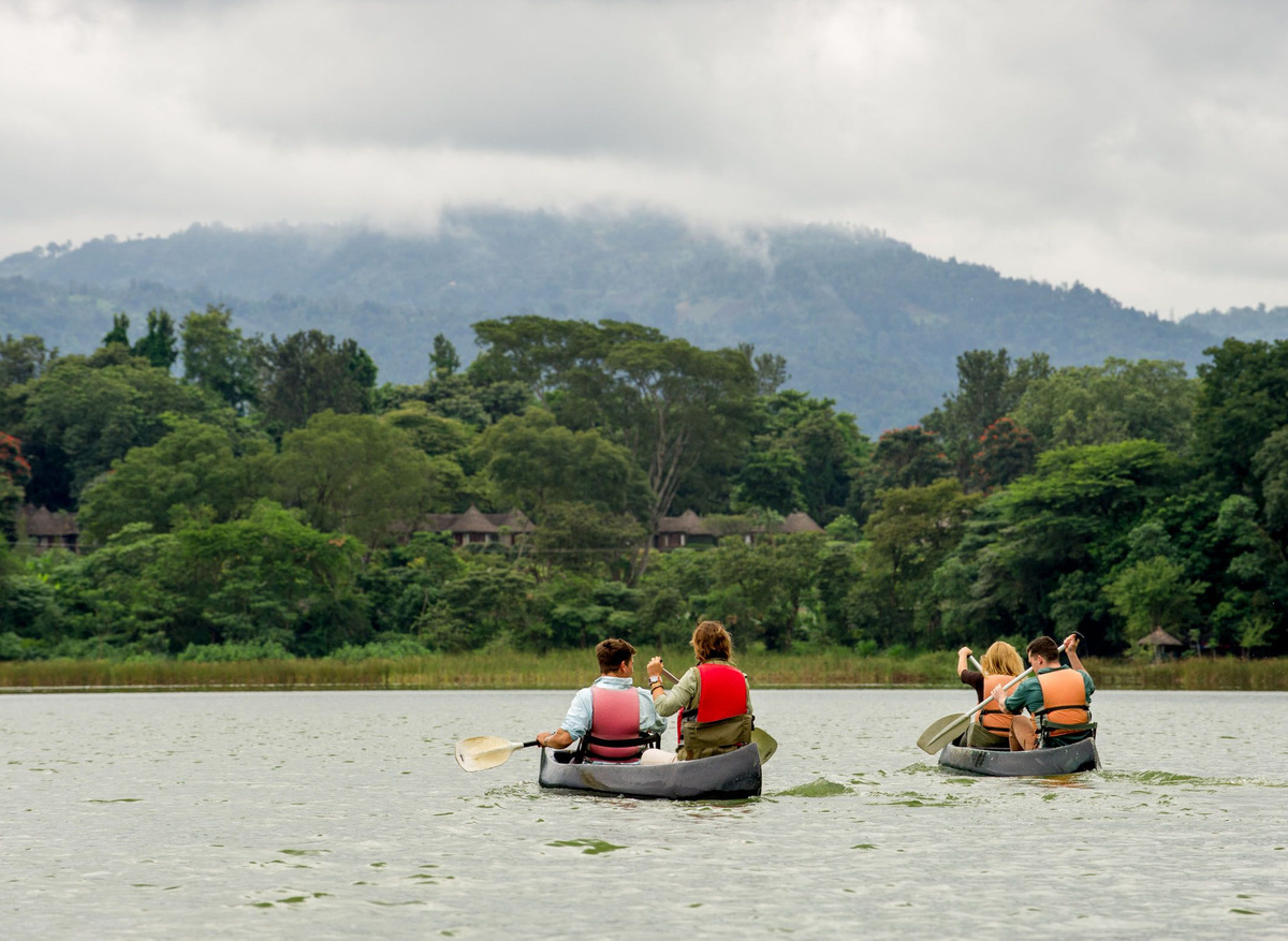 Lake Duluti canoeing