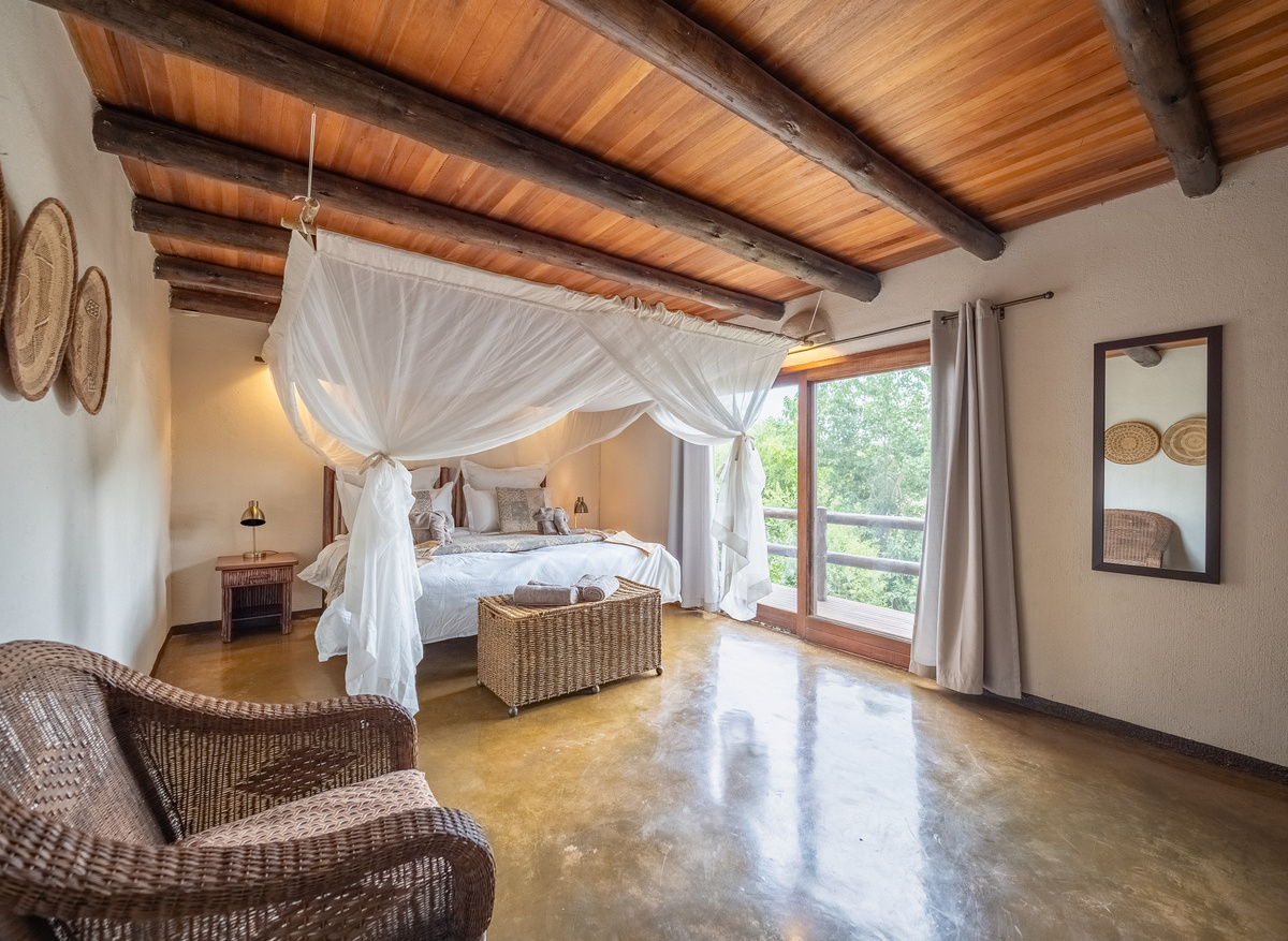 Olifant Villa Suite I Bedroom 2.jpg