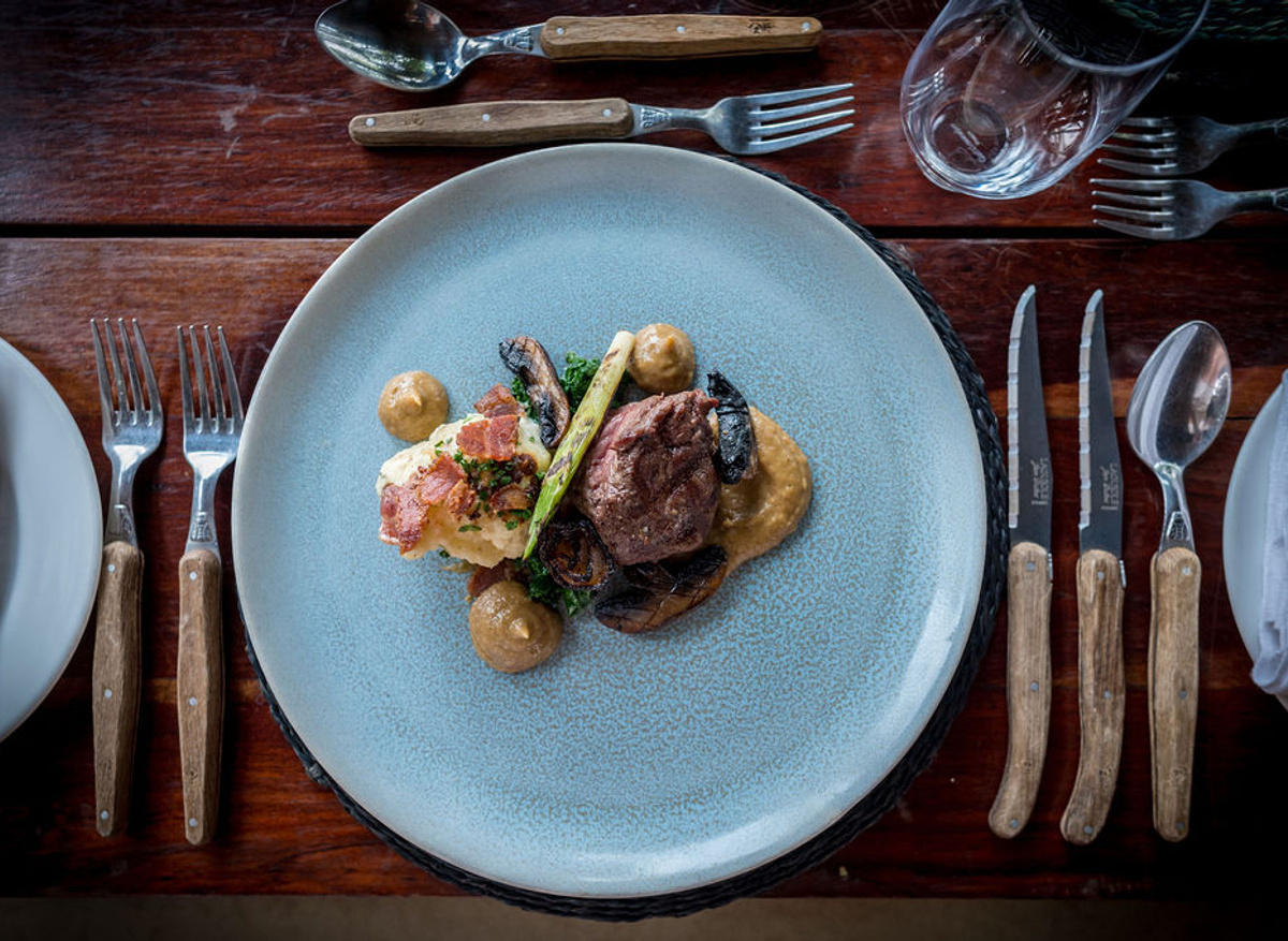 Matetsi Victoria Falls_dining3.jpg