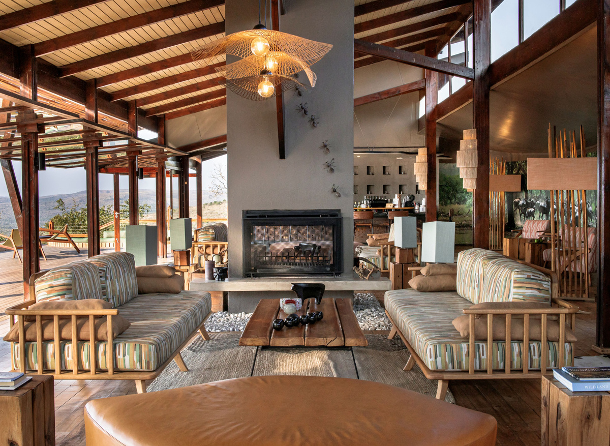 Rhino Ridge Lounge (2).jpg