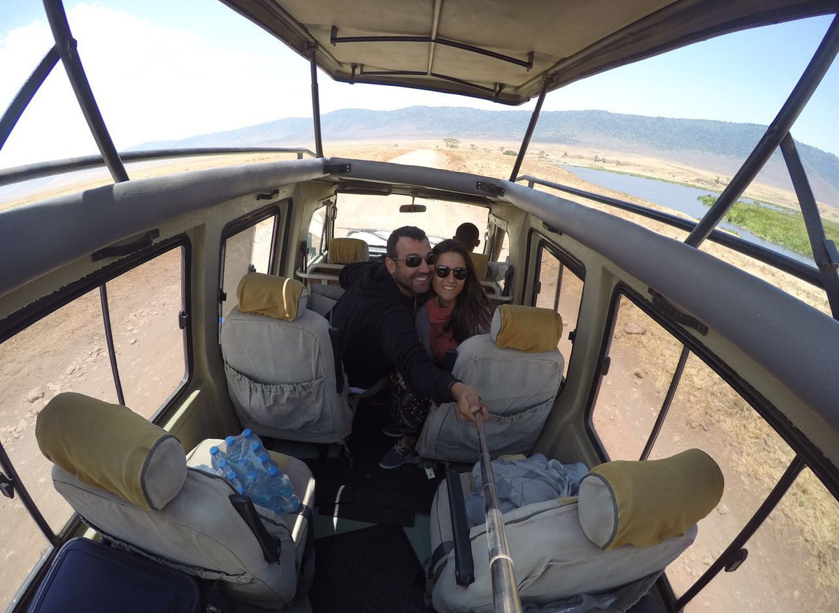 4X4 SAFARI VEHICLE.jpg