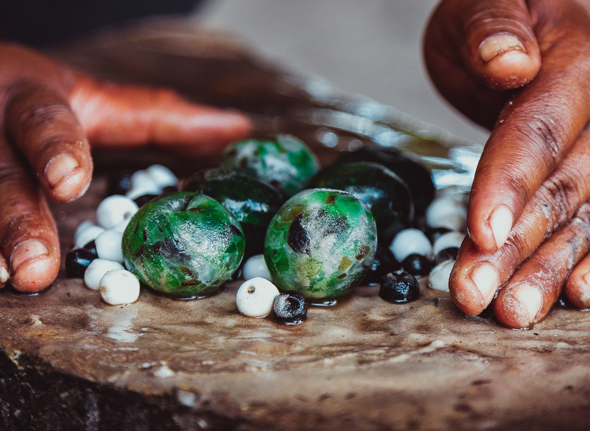 The Sijwa Project - Polishing the Beads for Jewellery