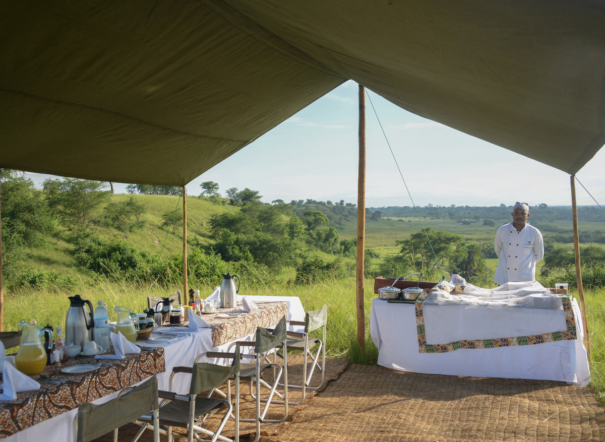 Ishasha Wilderness Camp - Bush breakfast 