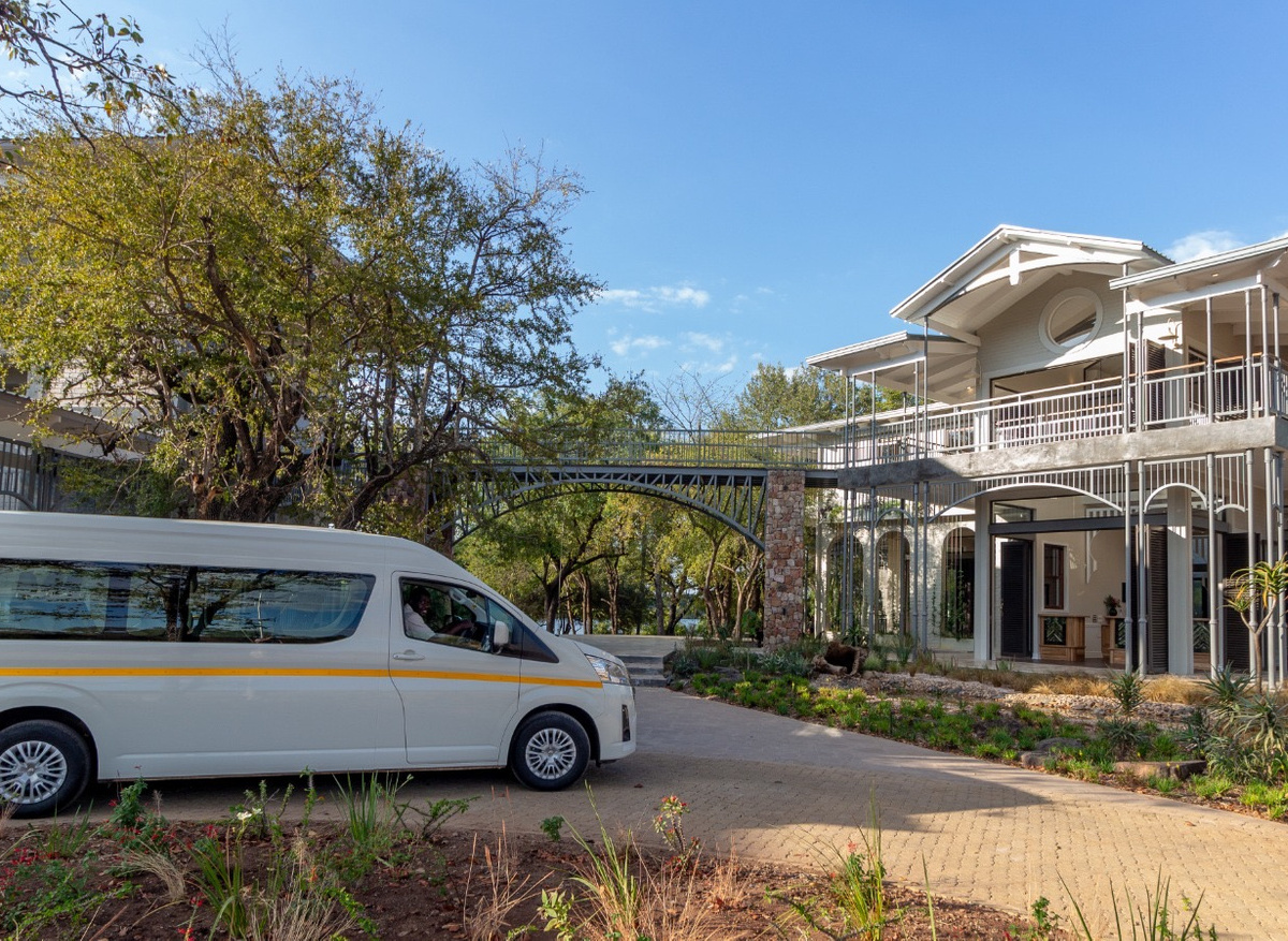 Comp Shuttle to VF town