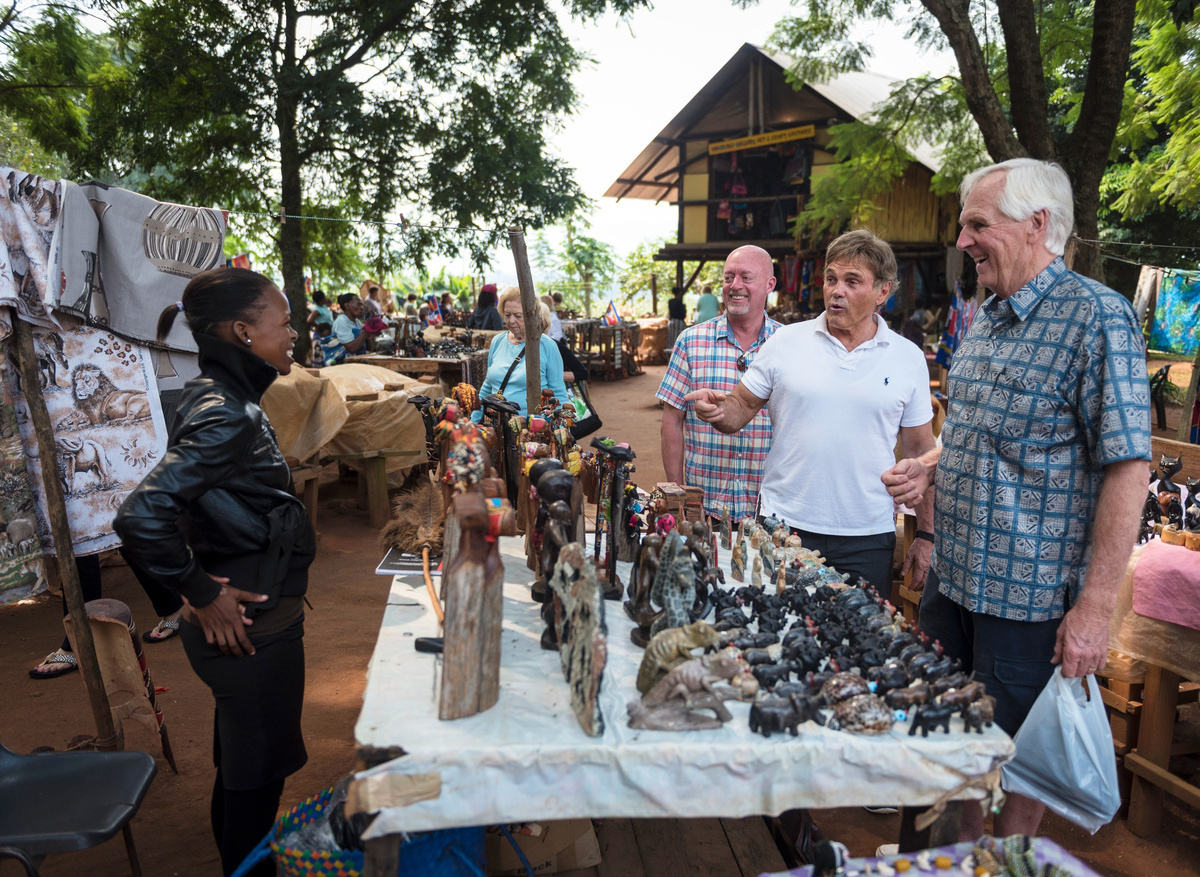 Activities SWZ Shopping 3 (JR).jpg