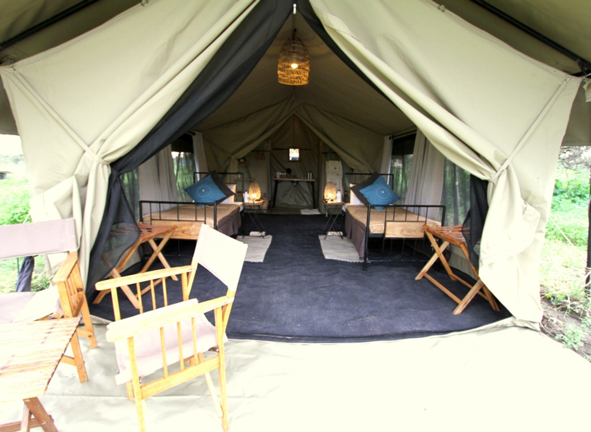 CZ - Twin Tent from Exterior.JPG