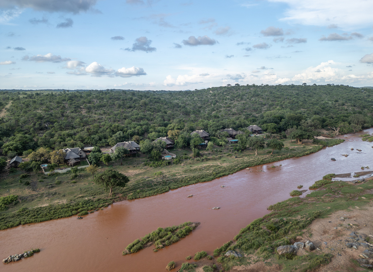 Nyati I Olifant Villa View from accross Olifant.jpg