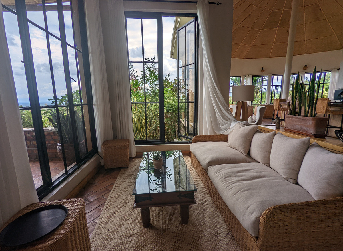 Elephant Plains Lodge, QENP