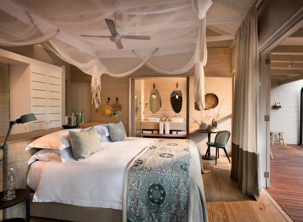 Morukuru Farm House - bedroom en-suite