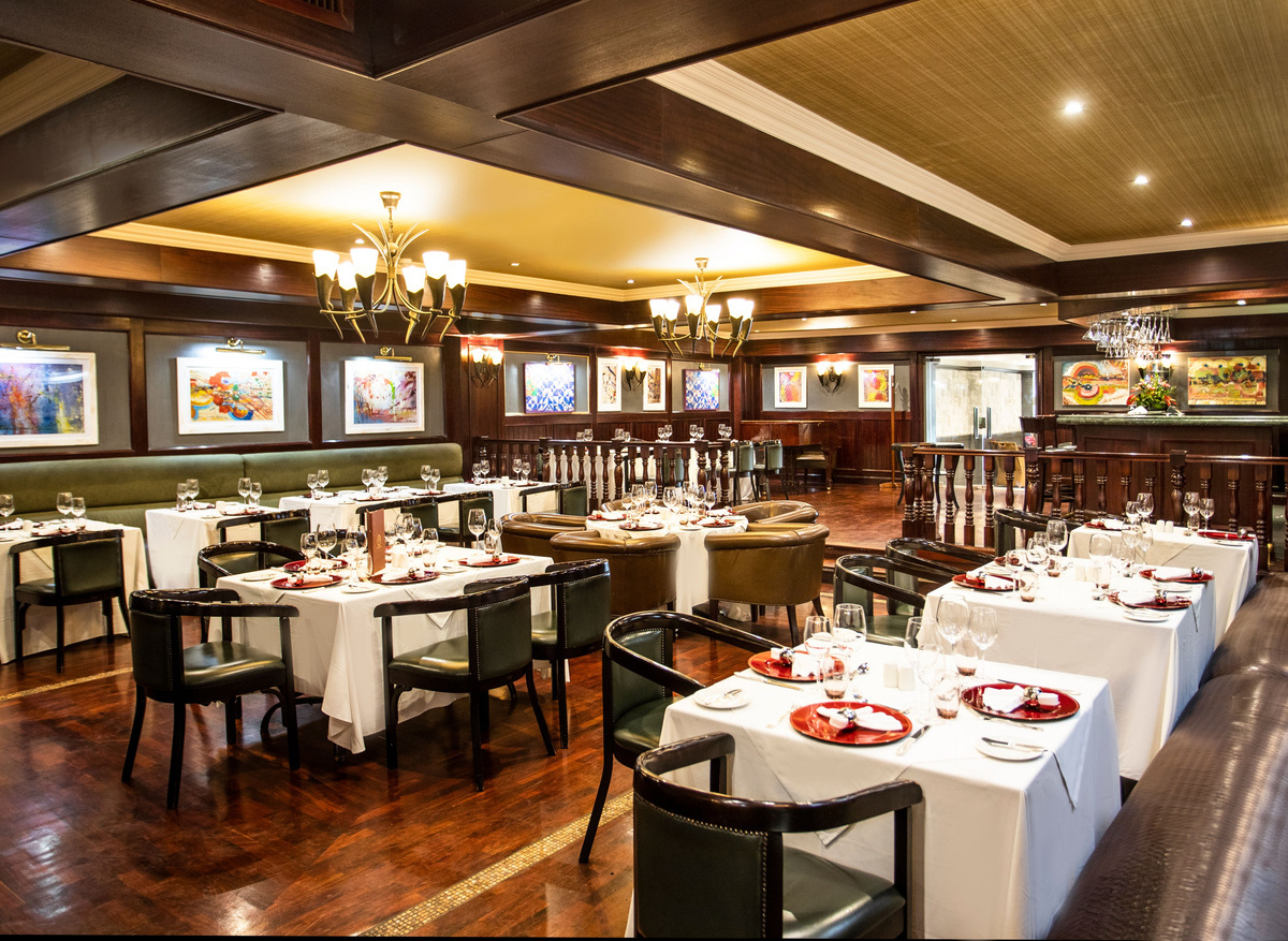 Avani Gaborone Resort & Casino_Mahogany Restaurant.jpg