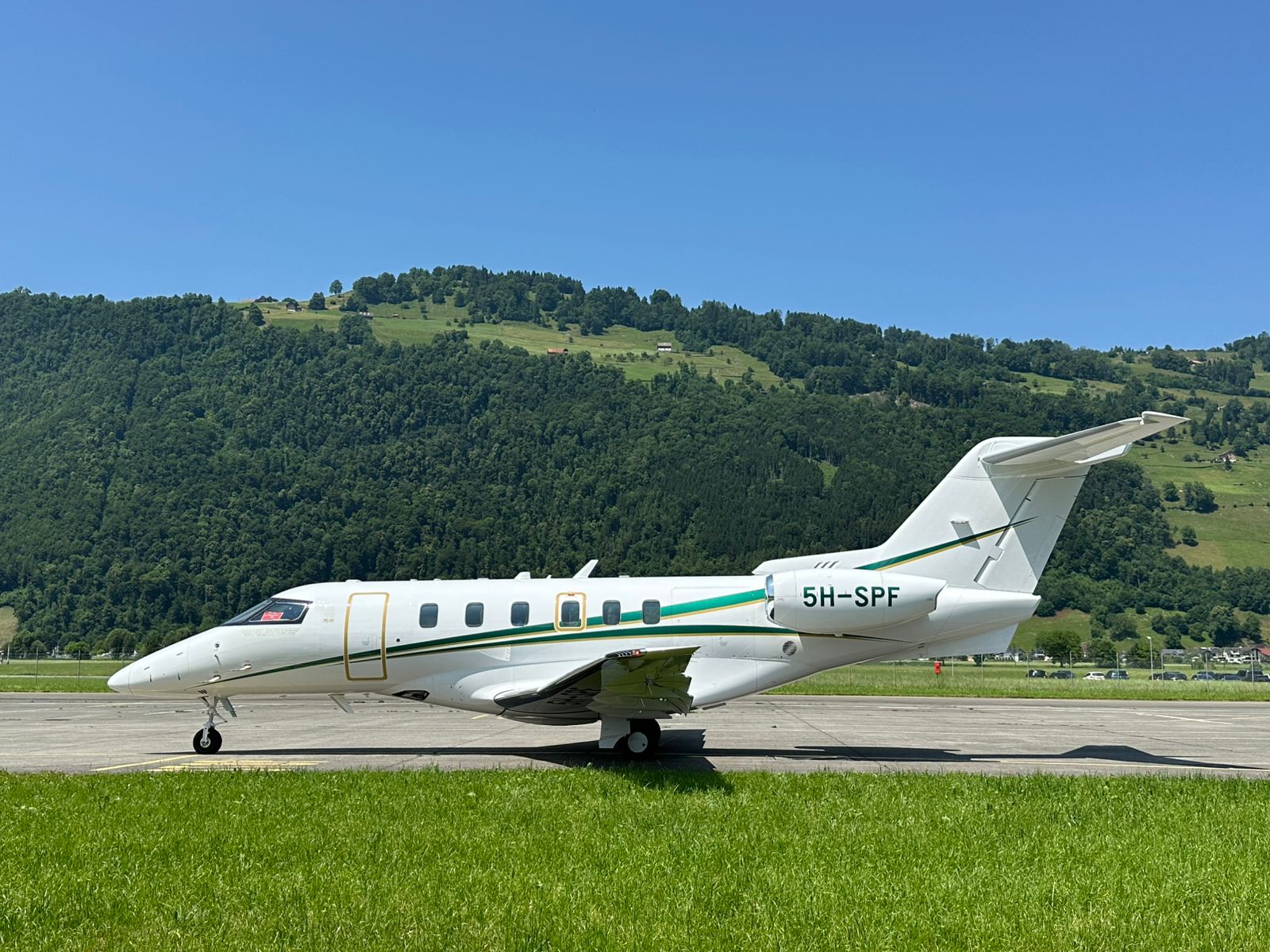 Safari Plus PC24 Jet Tanzania.jpg