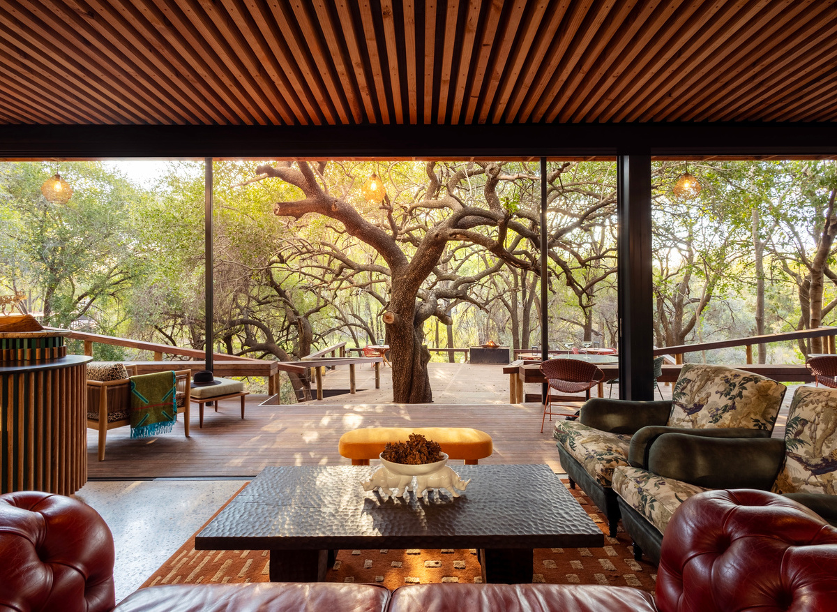Jaci's Main Lodge _ Lounge View.JPG