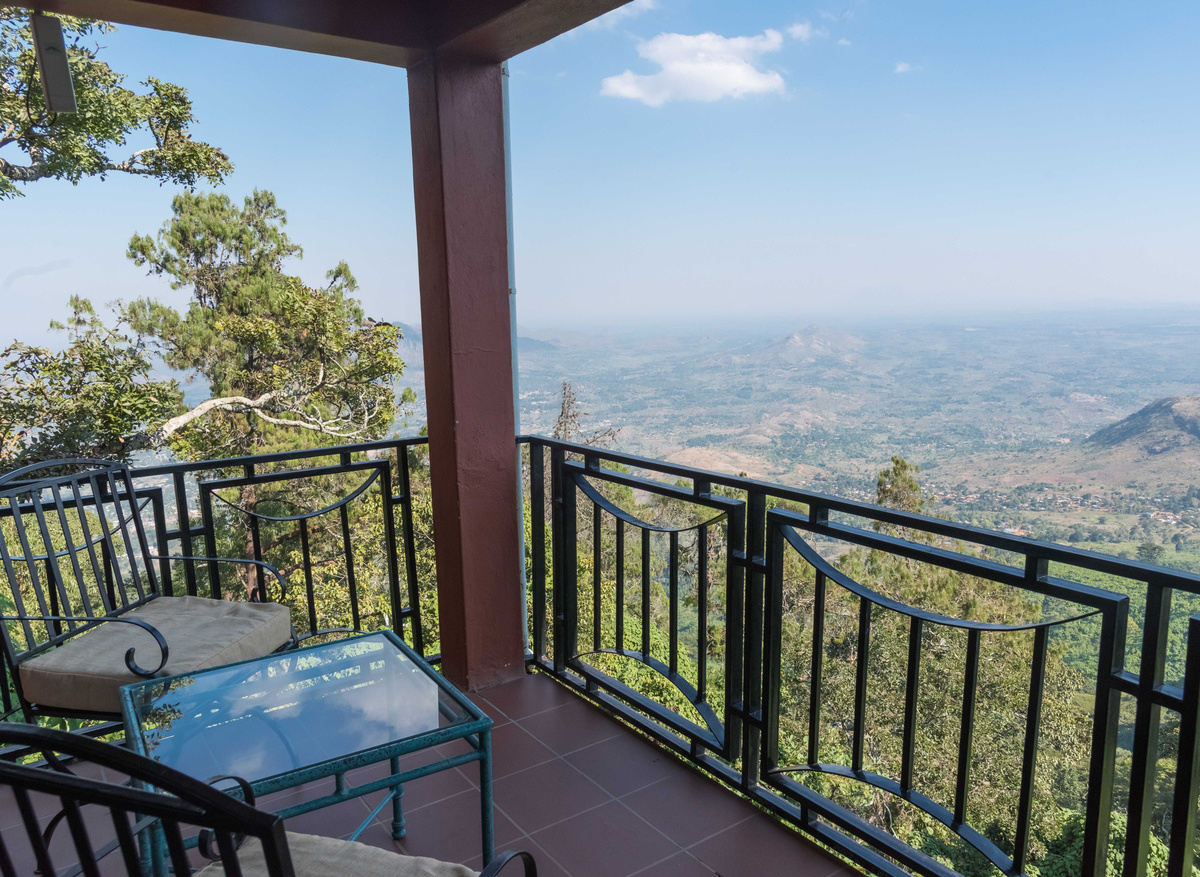 Sunbird Kuchawe - Balcony