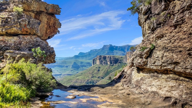 8168-drakensberg-2060411_1920.jpg