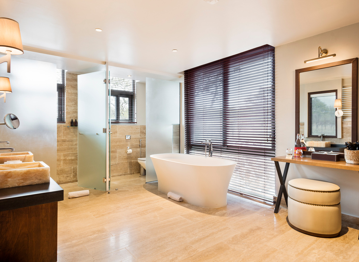 SerengetiLodge_MeliaCollection-Suite bathroom.jpg