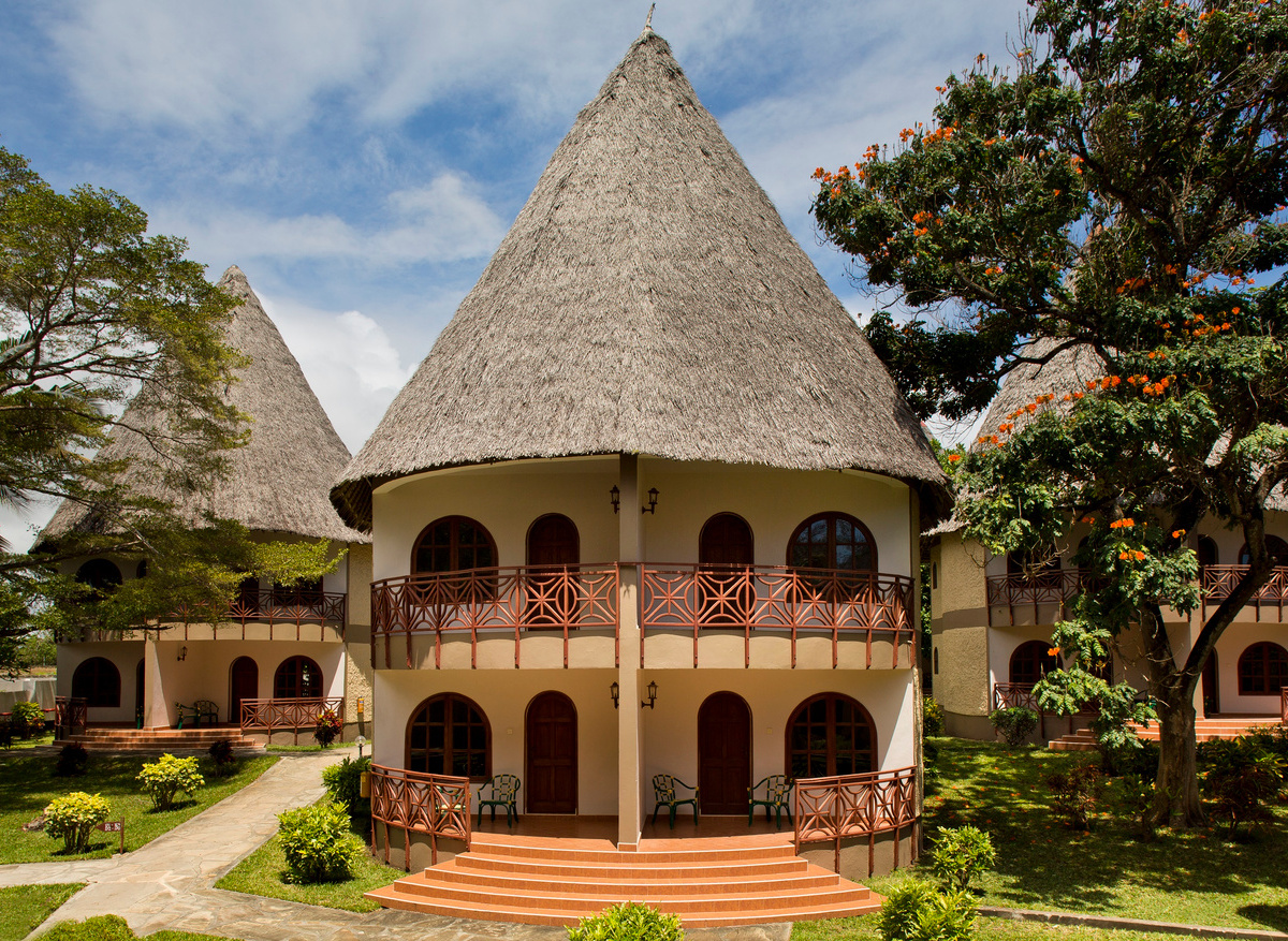 Paradise Superior Exterior with Garden.jpg
