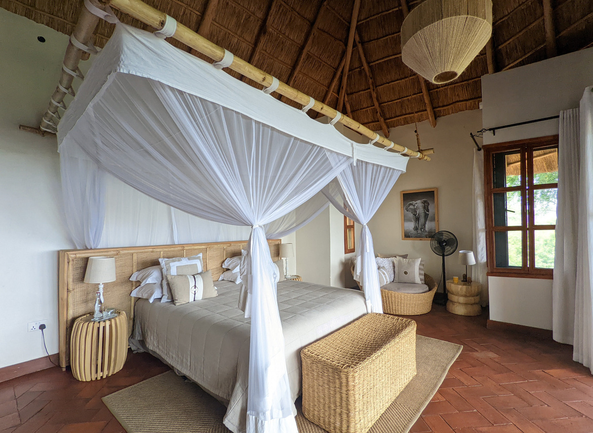 Elephant Plains Lodge, room