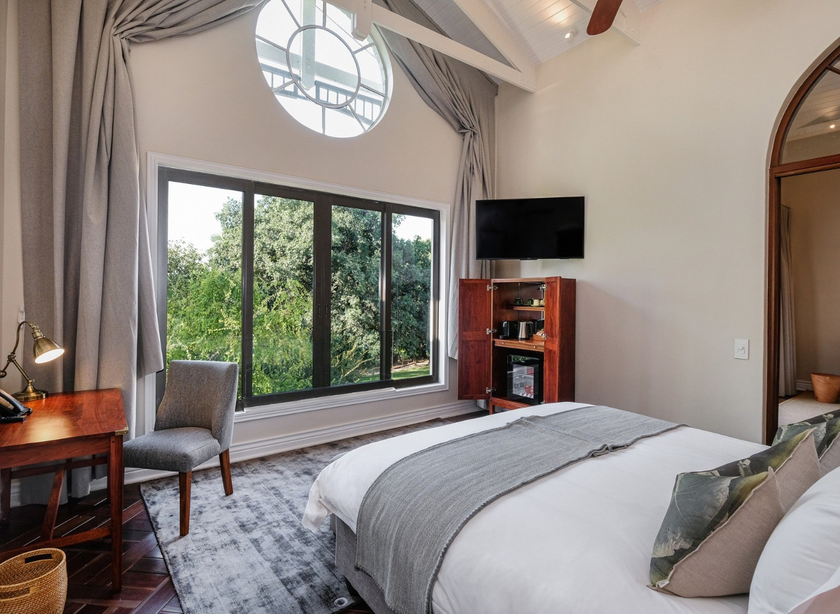 Executive Suite Bedroom