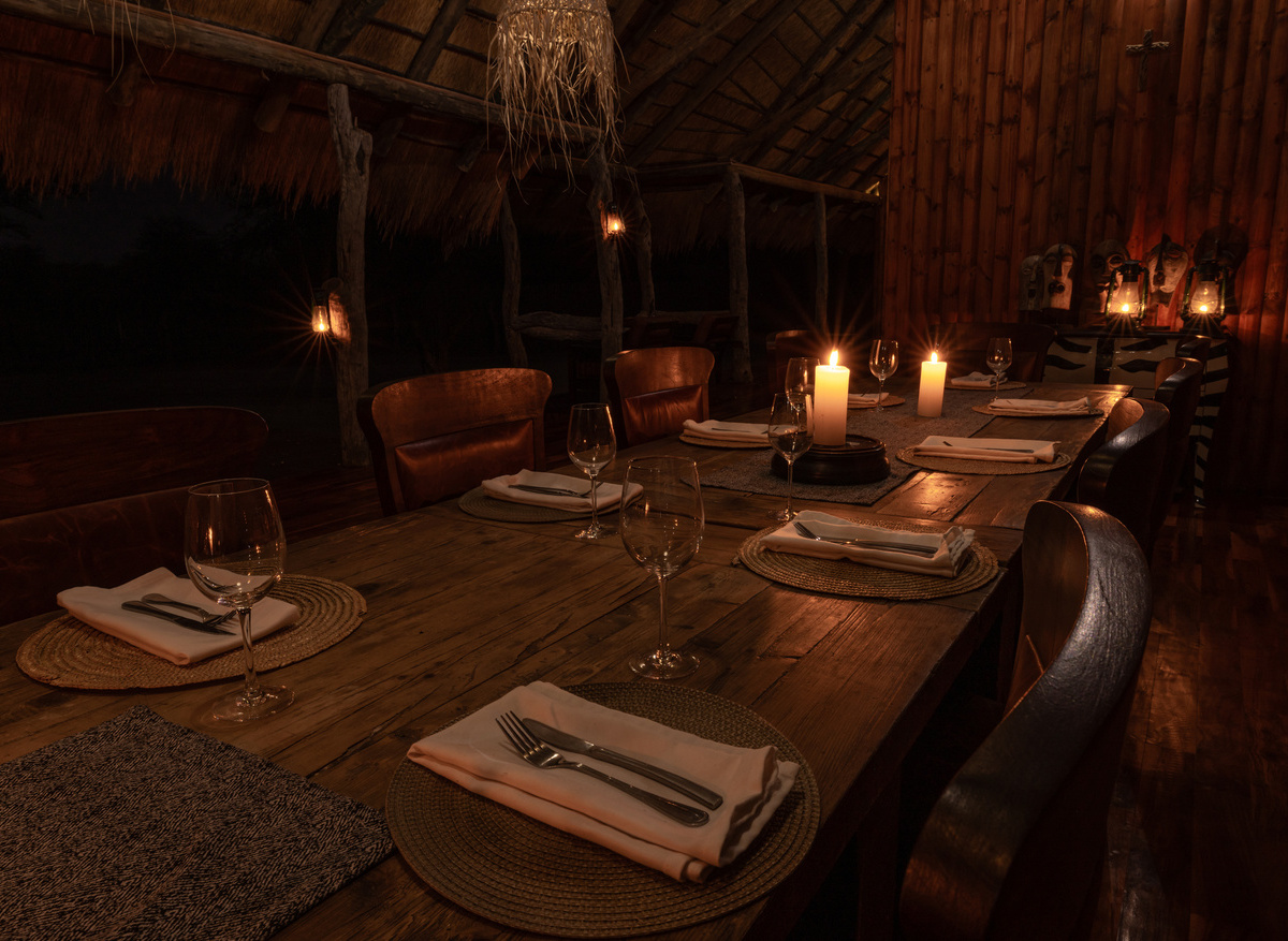 Main Lodge: Dining 
