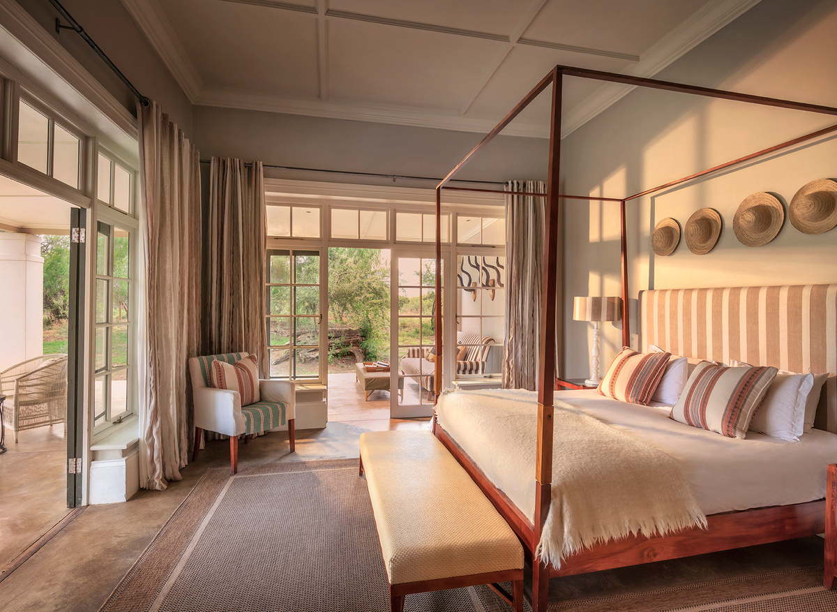 Suite at The Manor, Samara