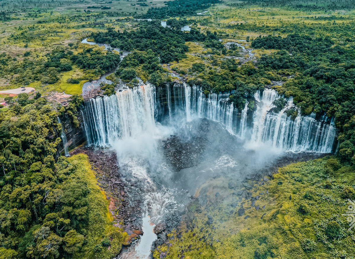 Kalandula Falls 