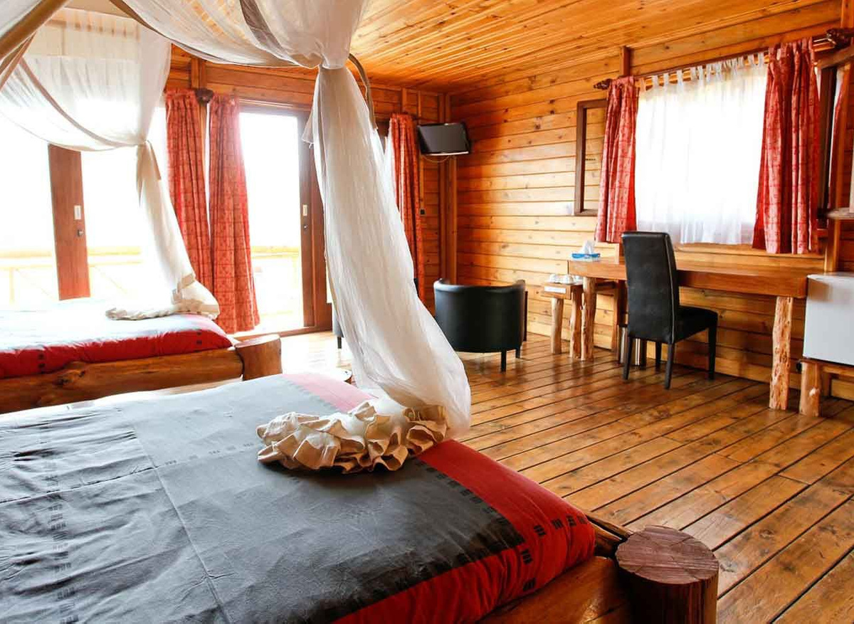 Cormoran Lodge - Interior.jpg