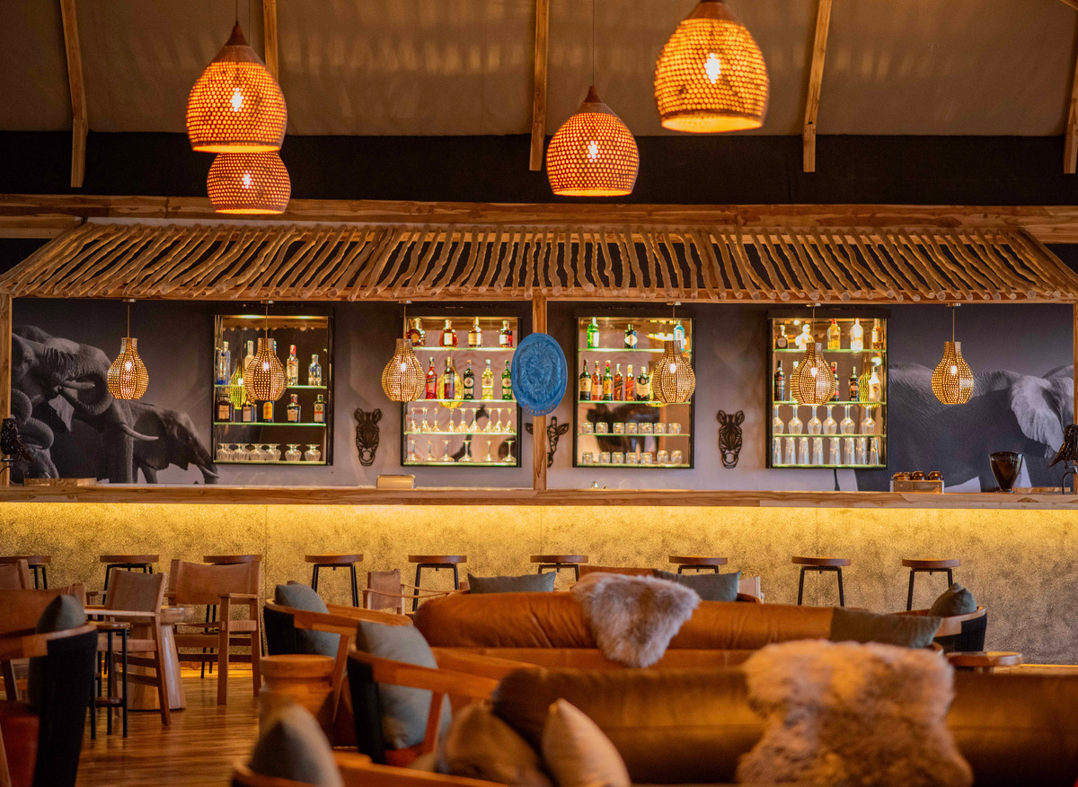 Neptune Serengeti Lounge Bar Balcony 1.jpg