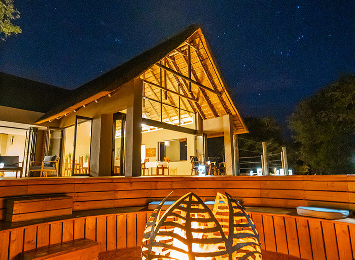 Enjoy the boma under the stars.jpg