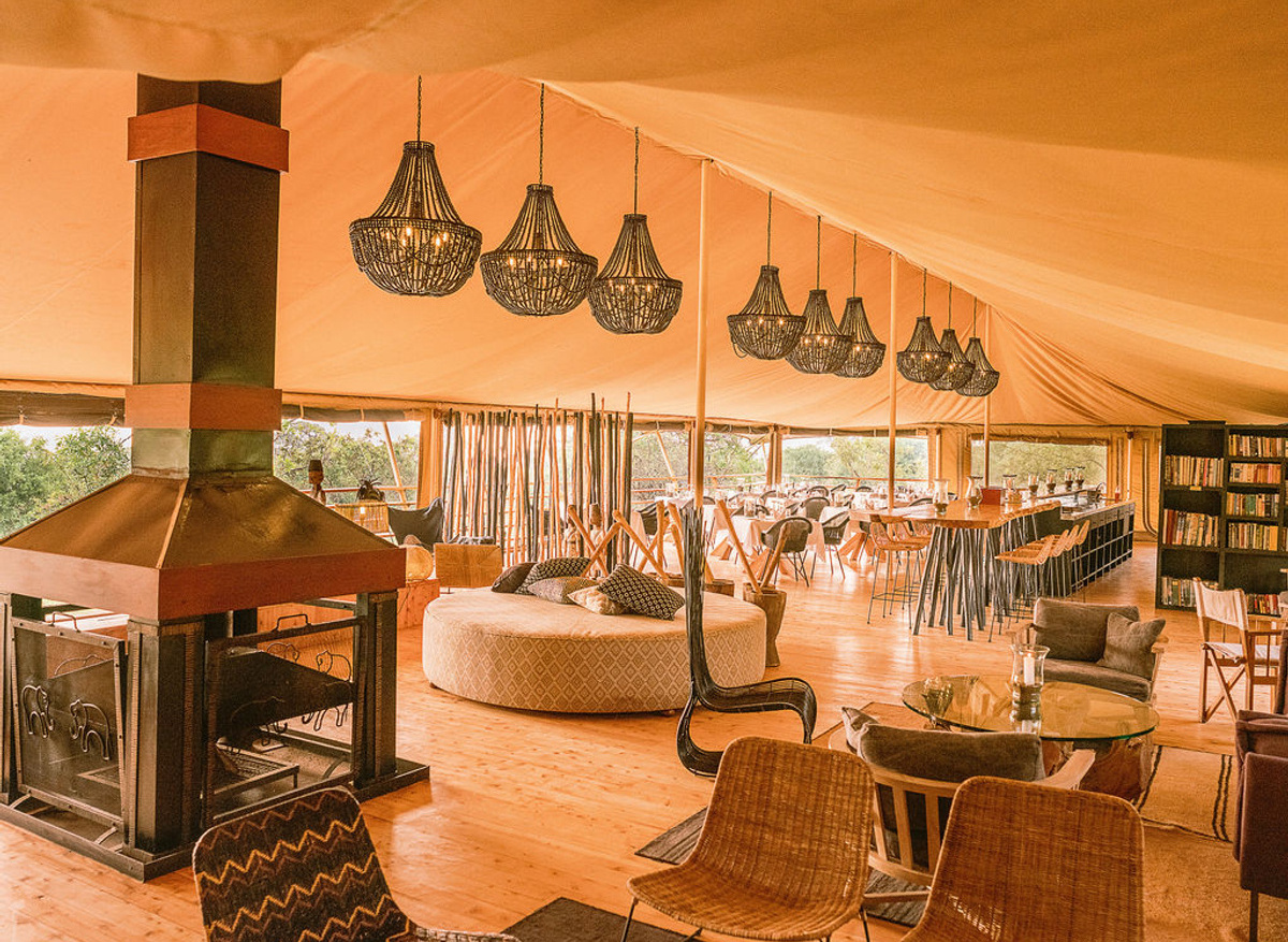 Mess interior Serengeti Bushtops.jpg