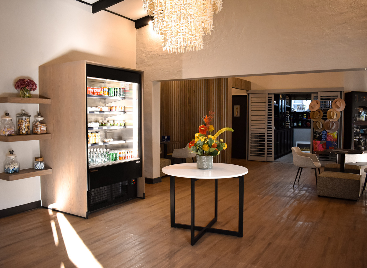 Lounge Self-help Fridge