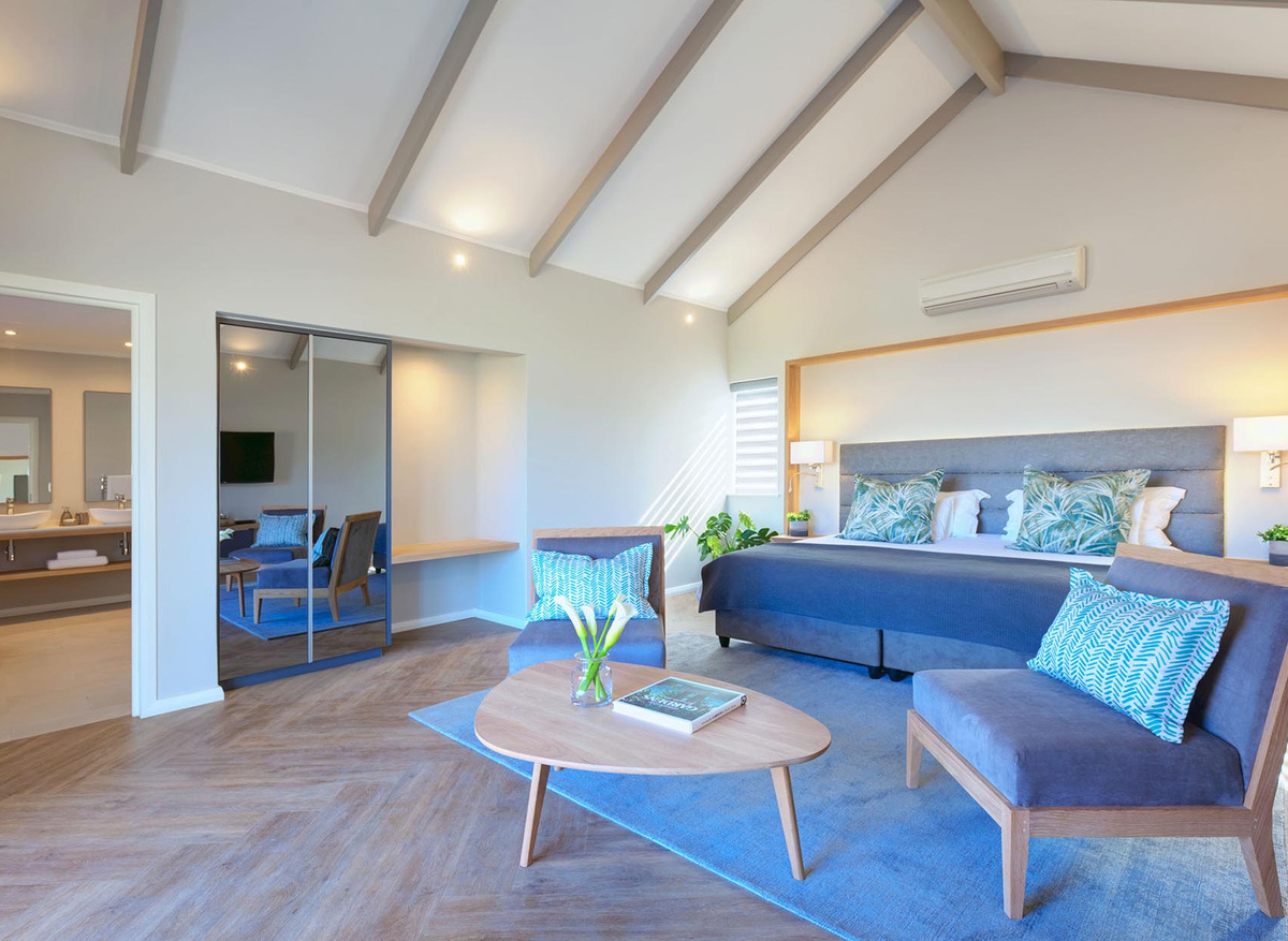 Knysna-Hollow-Garden-Suites-Interior-08.jpg