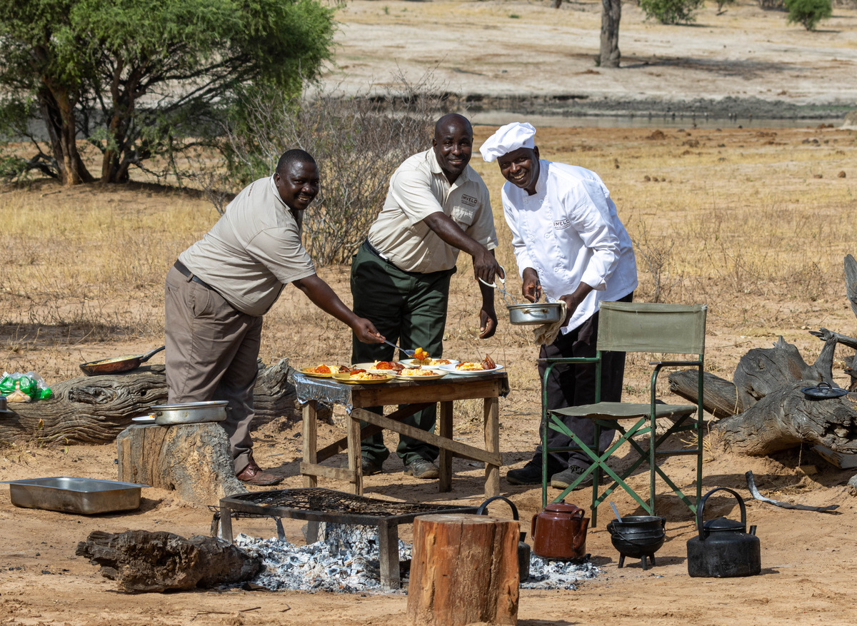 Jozibanini Camp - breakfast with Bigboy, Shadrek and Jordan
